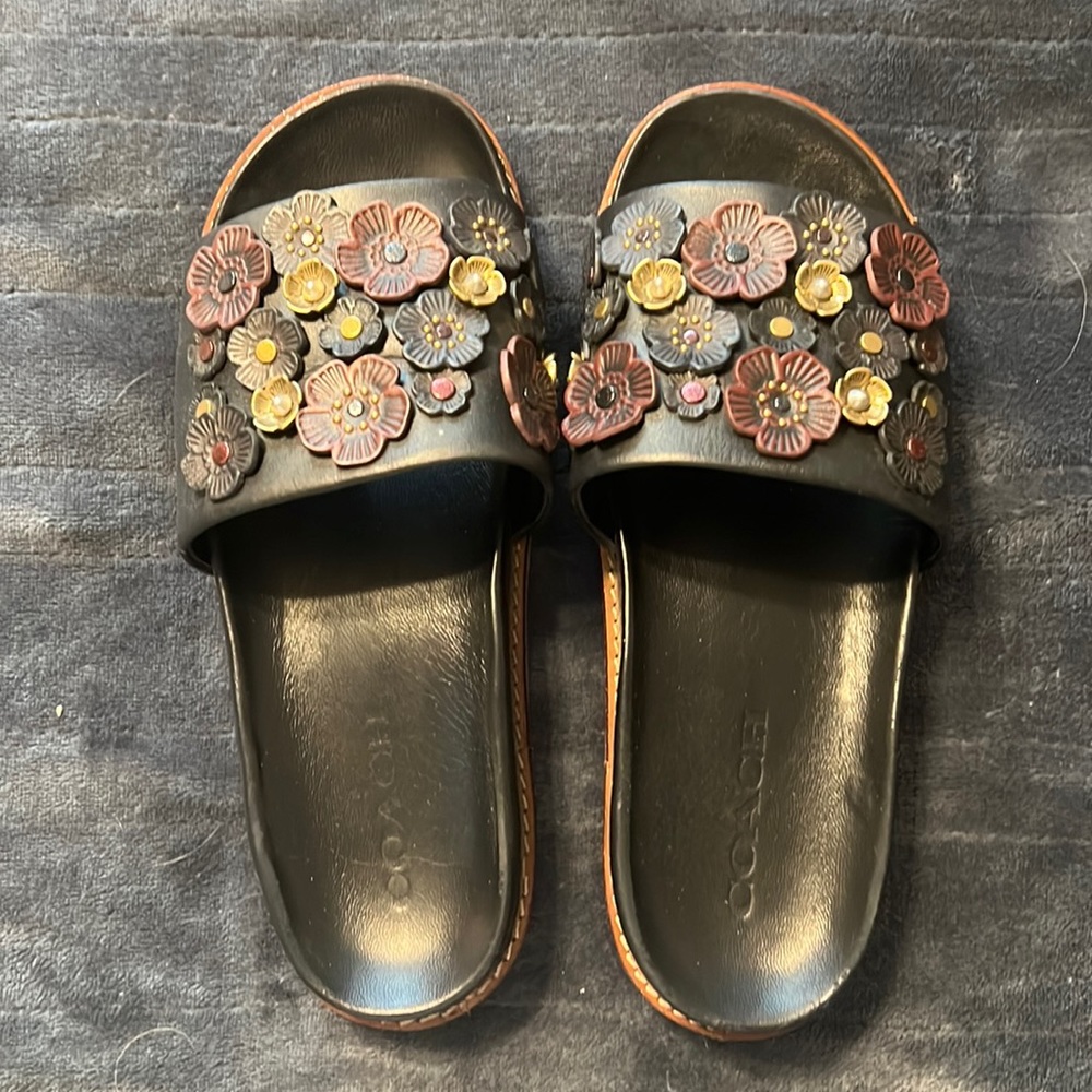 COACH Leather Floral Slides Size 8 (Euro 38)